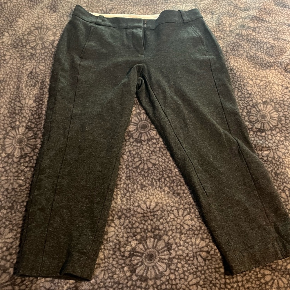 Loft brand size 2p crop flat front trousers